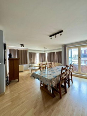 Ruim appartement met 3 slaapkamers naast het strand